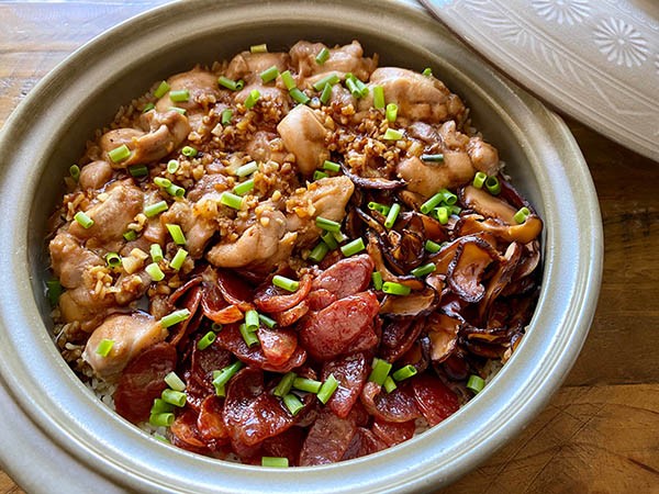 Chinese Clay Pot Chicken Rice with Sausages and Bacon Amazing