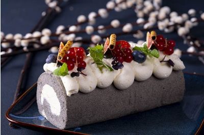Black Sesame Cake Roll With Cream