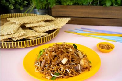 Char Kway Teow: Stir-Fried Rice Noodles
