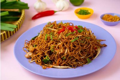 Fried Noodles: Singaporean Style