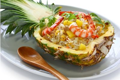 Gebakken rijst met ananas
