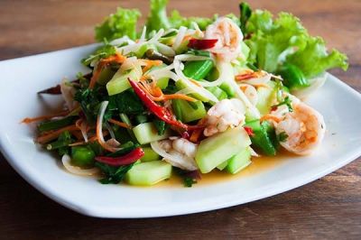 Lauwwarme salade met kai lan