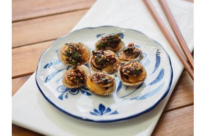Kkomak-Muchim: Korean Seasoned Cockles
