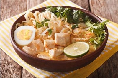 Kokossoep met rijstvermicelli