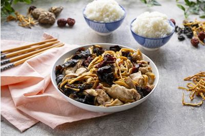 Steamed Chicken with Lily Flowers and Black Fungus