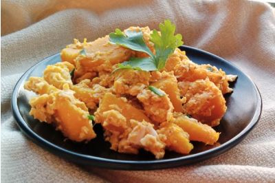 Sweet Potato Fries in Salted Egg Yolk Sauce