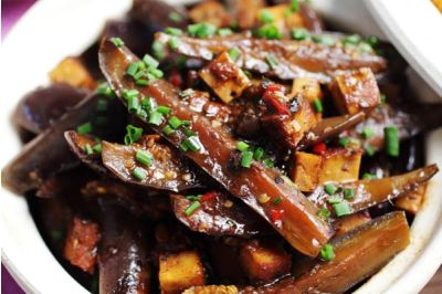素茄子煲 / Sweet Soy Silky Aubergines in Claypot