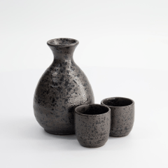 Sake Set Kuro Tetsusabi 3pcs
