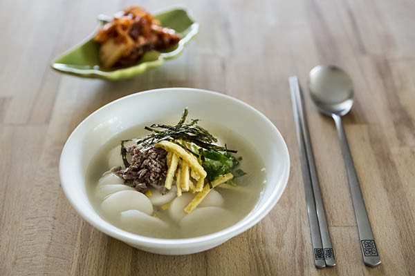 Tteokguk: Korean Rice Cake Soup